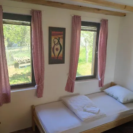 Kuca U Vrdniku 2 Apartament