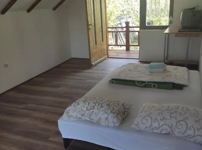 Kuca U Vrdniku 2 Апартаменты